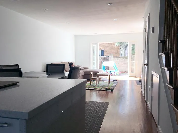 440 W Glebe Rd — Photo 2