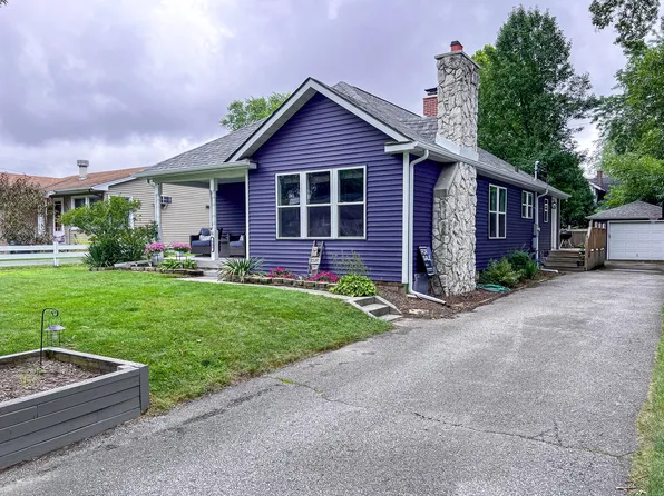 805 Water St, Hobart, IN 46342
