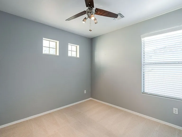 1546 E Nightingale Ln — Photo 55