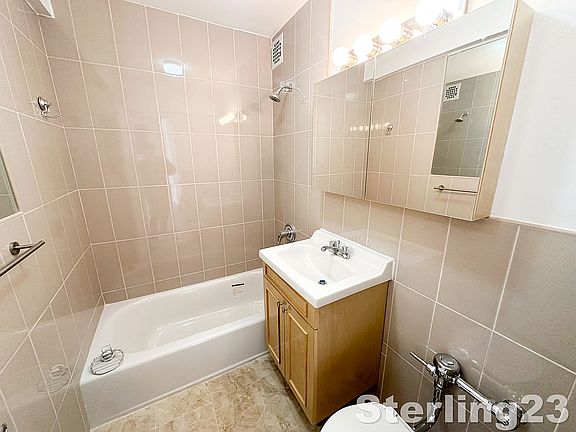 5th image of 25-34 Crescent St #4H