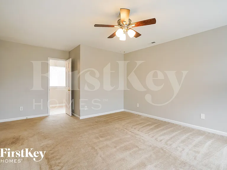 809 Hounds Chase Dr — Photo 11