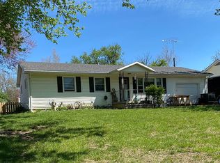 411 W 8th St, Alma, KS 66401