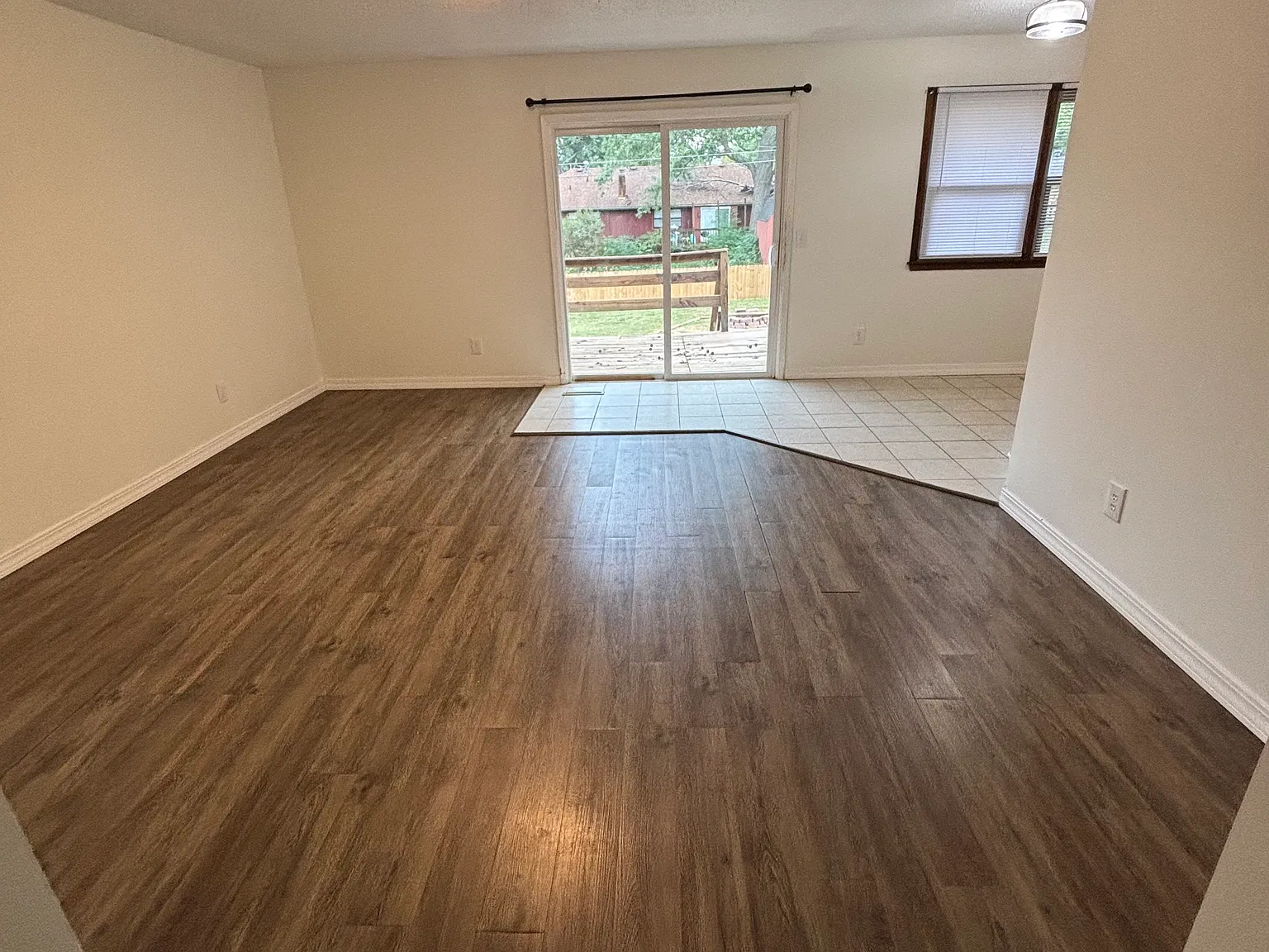 3 bed, 1136 sqft, $1,300 — Photo 2