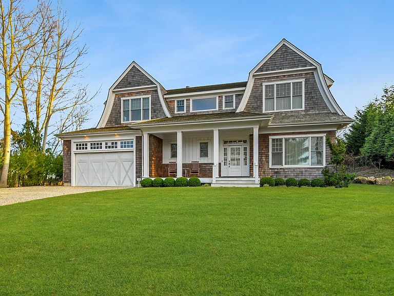34 Fairlawn Dr — Photo 2