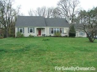 408 Green Hill Ln, Berwyn, PA 19312