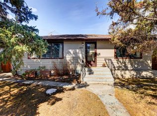 527 SE 35a St NW, Calgary, AB T2N 3A1