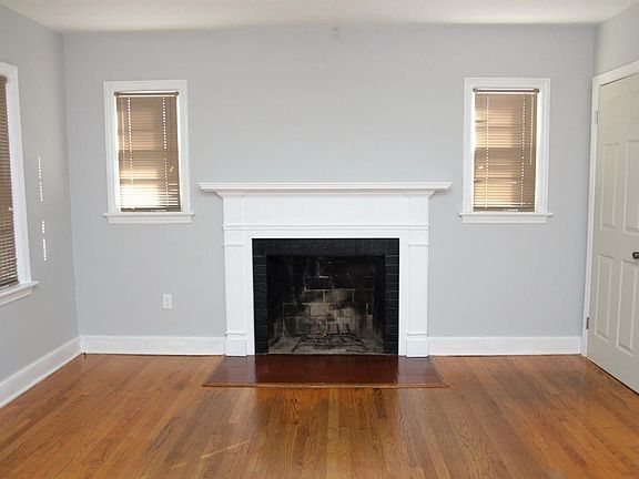 3rd image of 1505 McKinney Ave