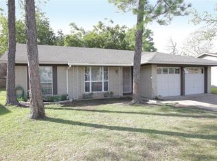 15111 Oakwood Ln, Balch Springs, TX 75180