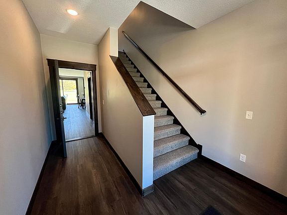 4th image of 17508 Ruttger Way