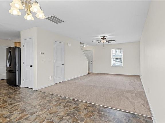 5th image of 674 Thistle Dr