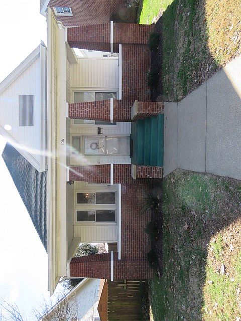 1st image of 809 E 4th St
