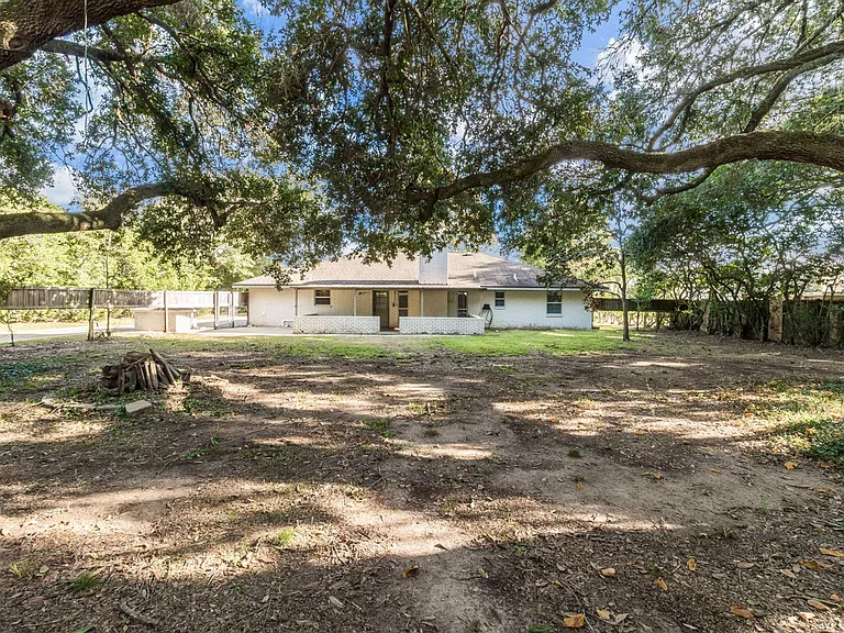 808 Tolson Rd — Photo 15