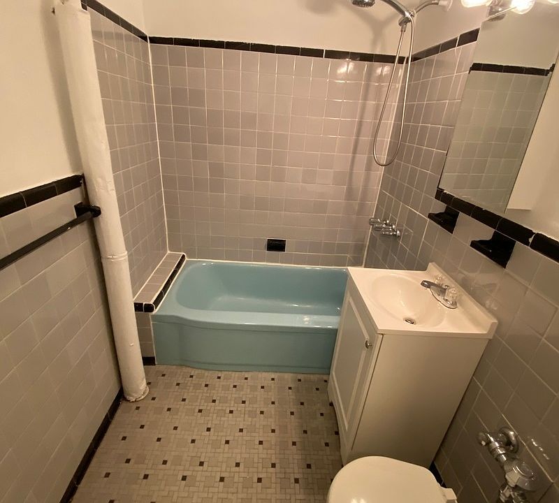 1st image of 321 E 54th St #2L