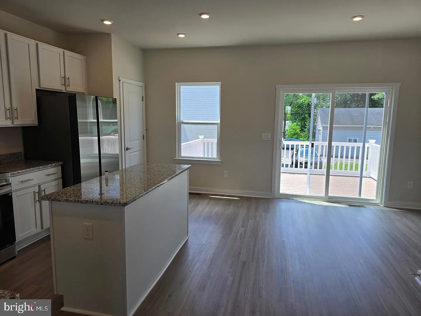 4 bed, 3.5 bath, 2100 sqft, $2,093 — Photo 4