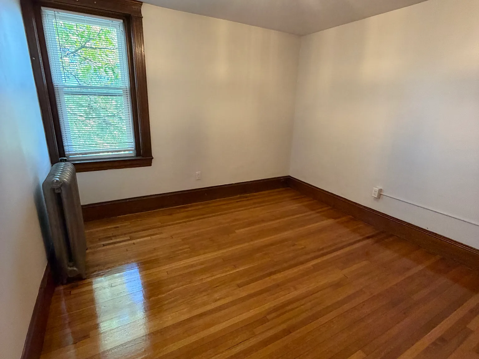 2 bed, 550 sqft, $2,400 — Photo 3