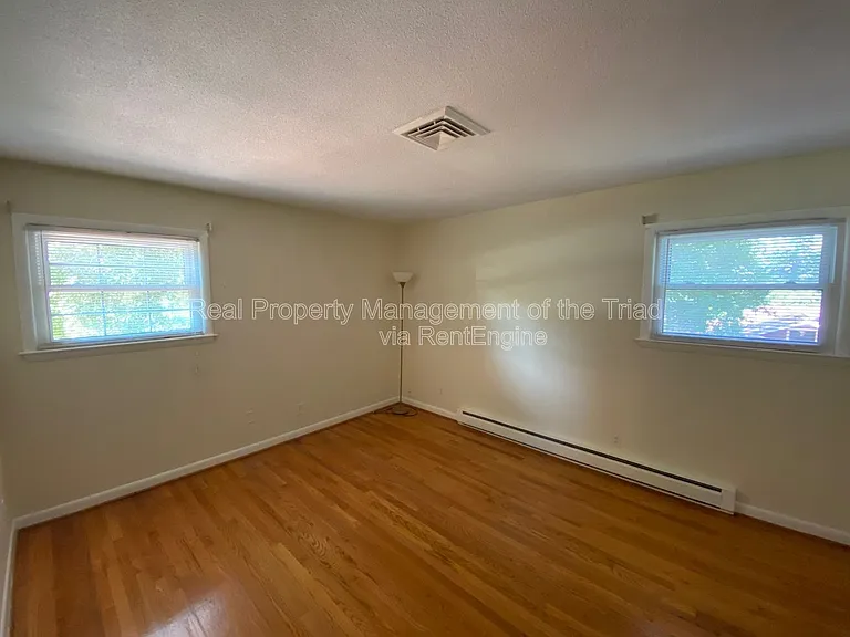 926 Hilltop Blvd — Photo 5