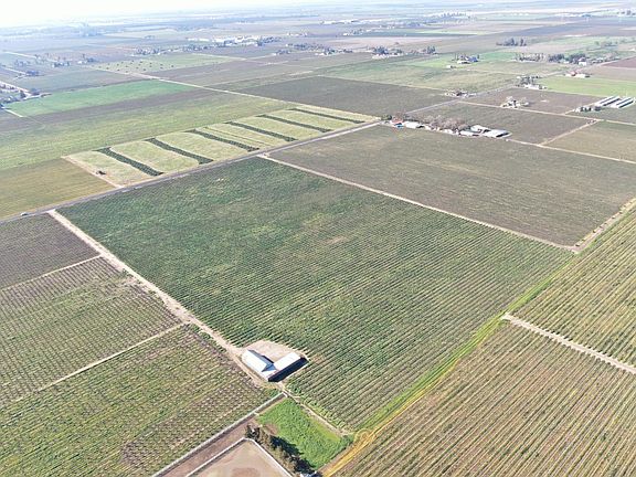 3rd image of 3409 W Woodbridge Rd