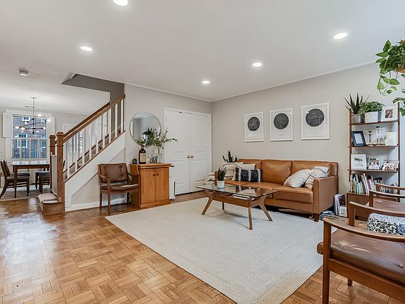 3rd image of 1414 S Barton St APT 444
