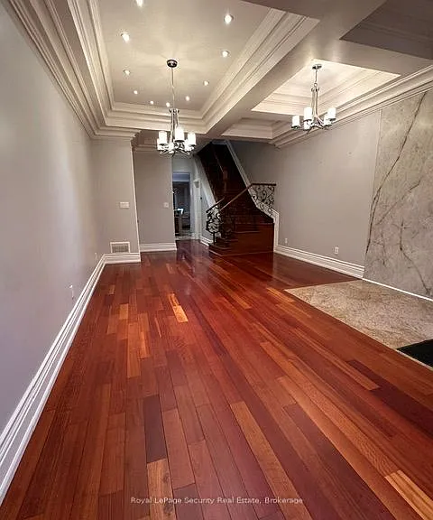 81 Livingstone Ave — Photo 3