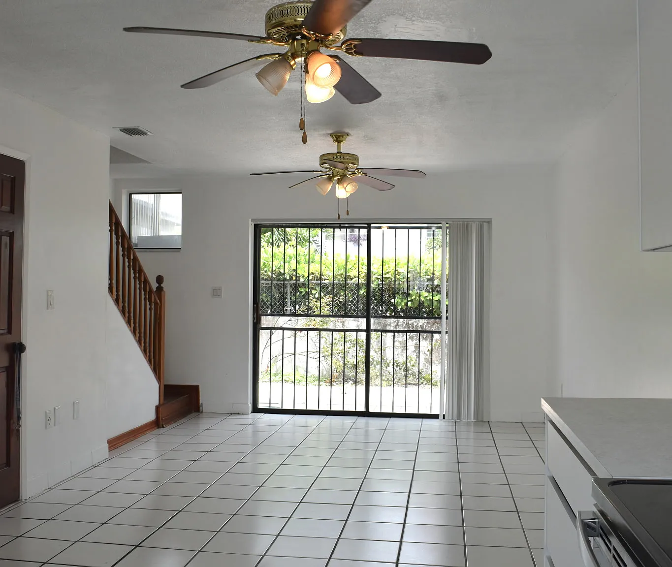 2 bed, 2.5 bath, 935 sqft, $2,300 — Photo 2