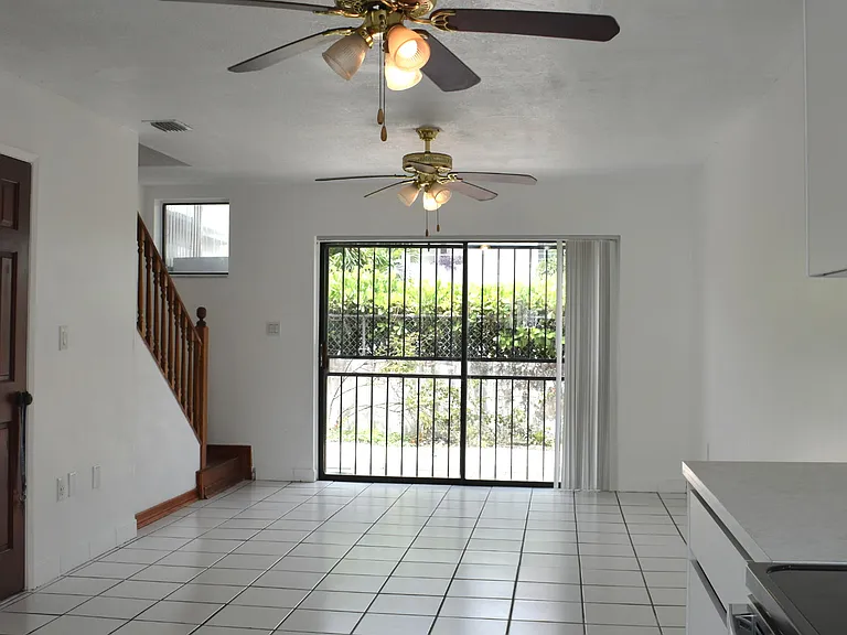 8001 NW 7th St #16 — Photo 2