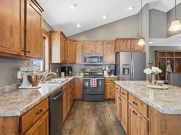 4th image of 870 Brentwood Cir