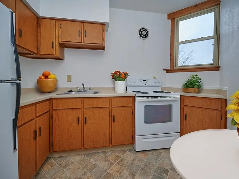Summit Apartments - Latrobe, PA — Photo 42
