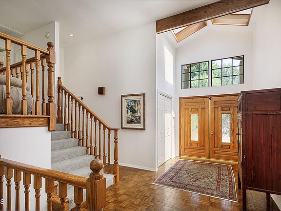 3rd image of 2027-1 Rosemont Ave