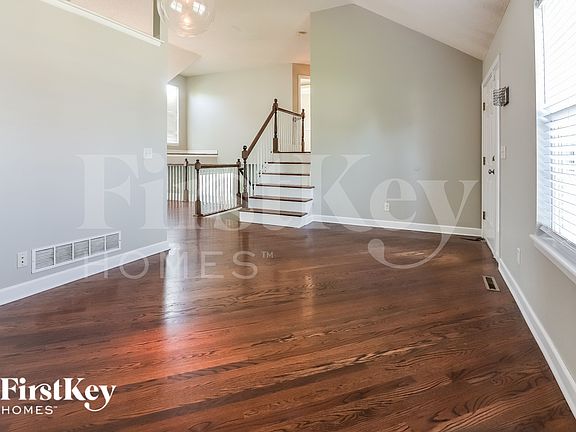 3rd image of 1605 Cove Dr