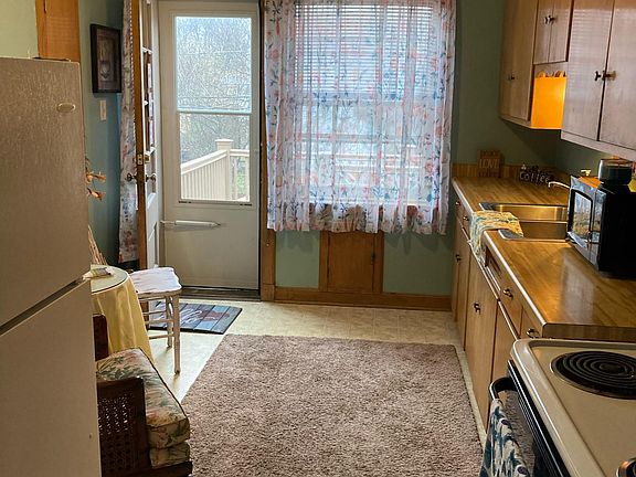 2nd image of 4-8137 W North Ave #4