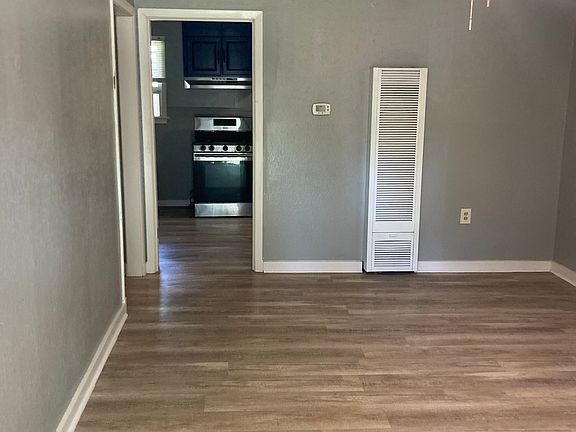 5th image of 409 Pocahontas St