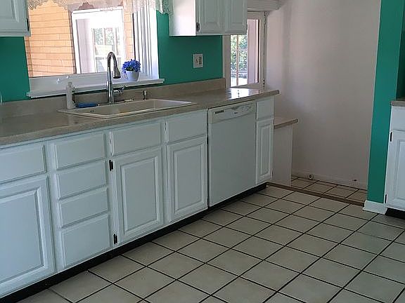 4th image of 15 N Reuter Dr