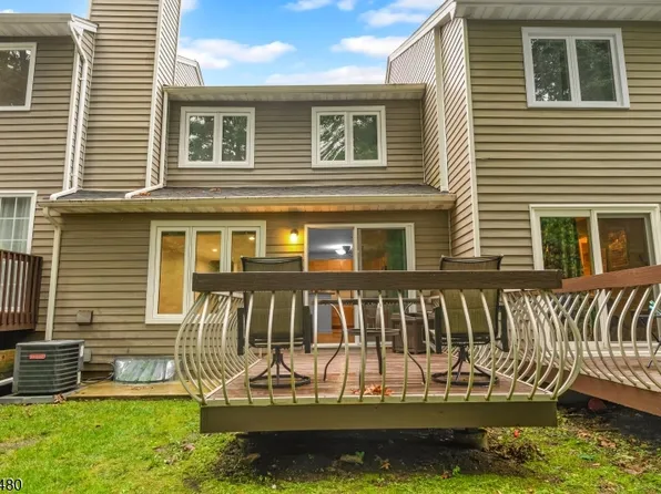 207 Patriots Rd, Morris Plains, NJ 07950