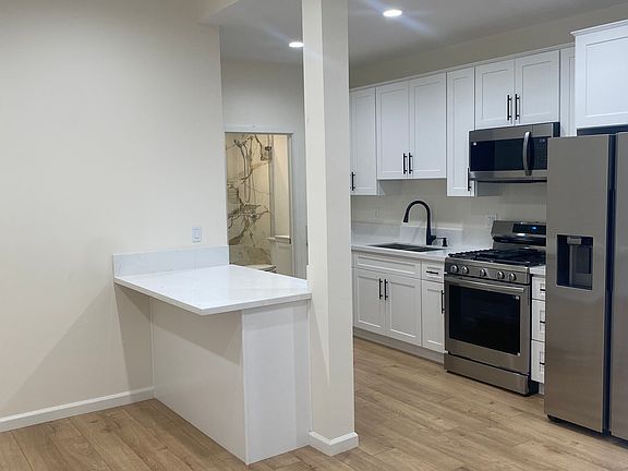 3rd image of 405 W Broadway #E