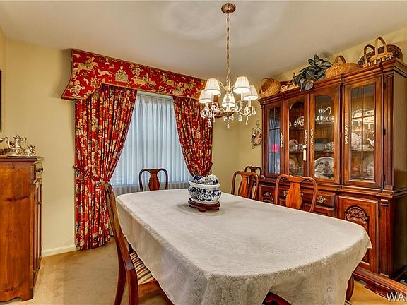 5th image of 4609 Pelican Ave