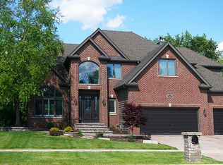 2647 Charter Oak Dr, Aurora, IL 60502