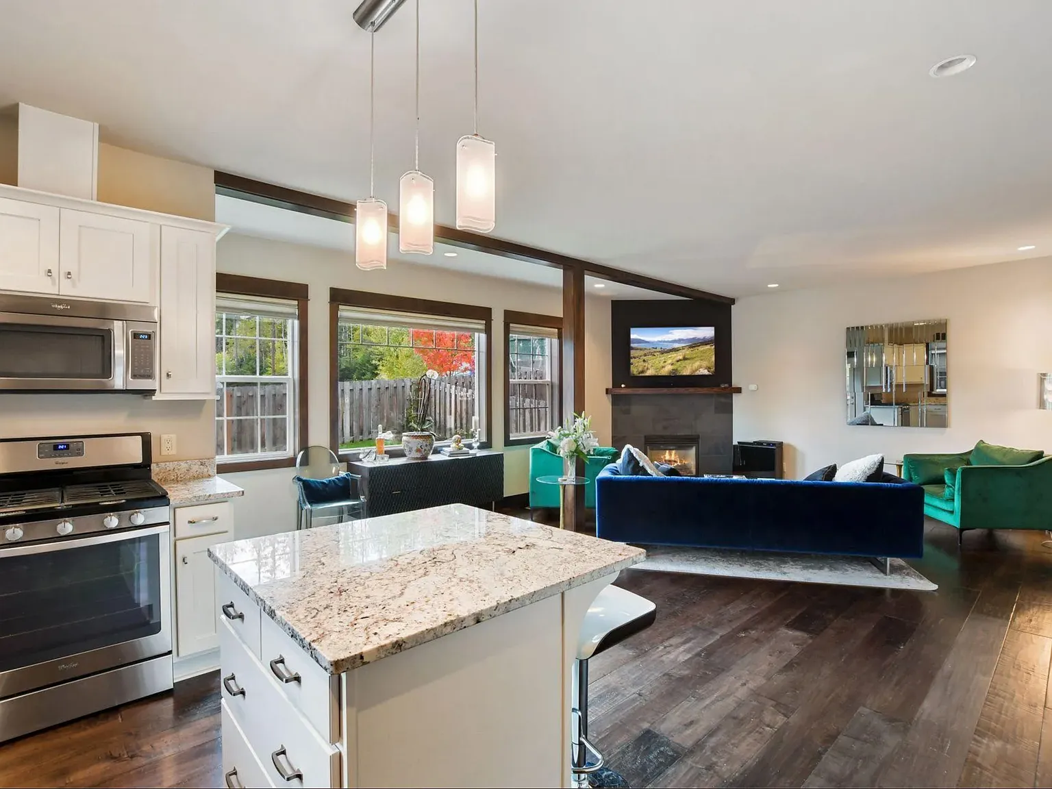 3 bed, 2.5 bath, 1826 sqft, $3,100 — Photo 4