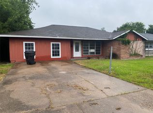 5711 Thrush Dr, Houston, TX 77033