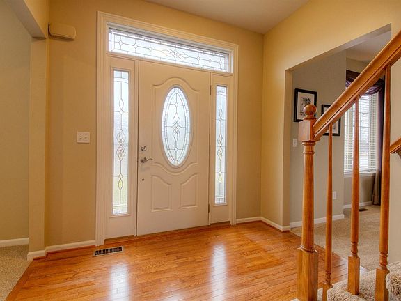 3rd image of 459 W Canford Park