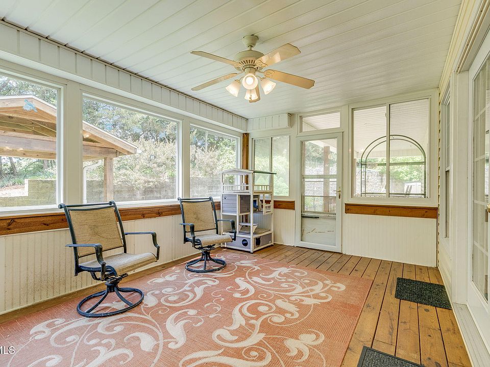 19th image of 490 Cockatiel Rd