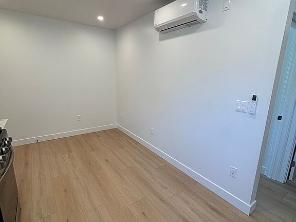 3rd image of 22026 Velicata St