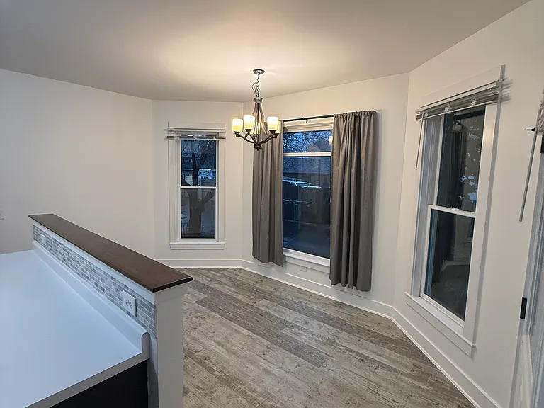 465 Saint Charles St — Photo 8