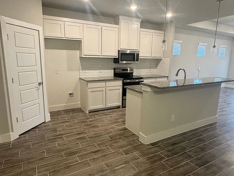 684 The Cottages Dr — Photo 25