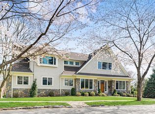 40 Fernwood Rd, Larchmont, NY 10538