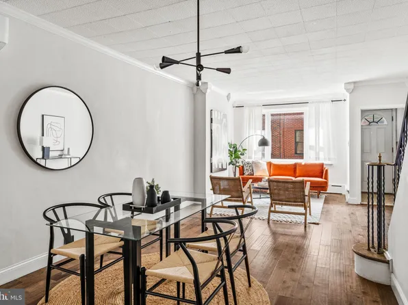 2422 S Bancroft St, Philadelphia, PA 19145