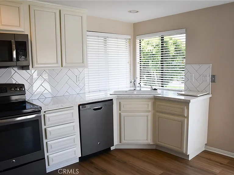 2337 E Skyline Dr — Photo 19
