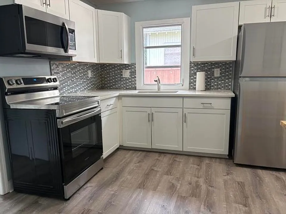 527 S L St #1
