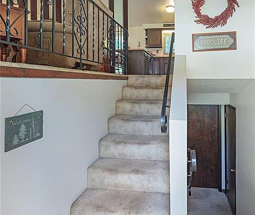 2nd image of 2183 Meadowview Dr