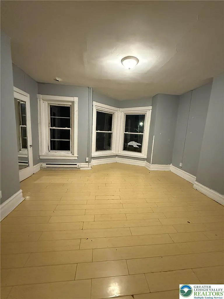 Building Photo - 35 N 13th St #2