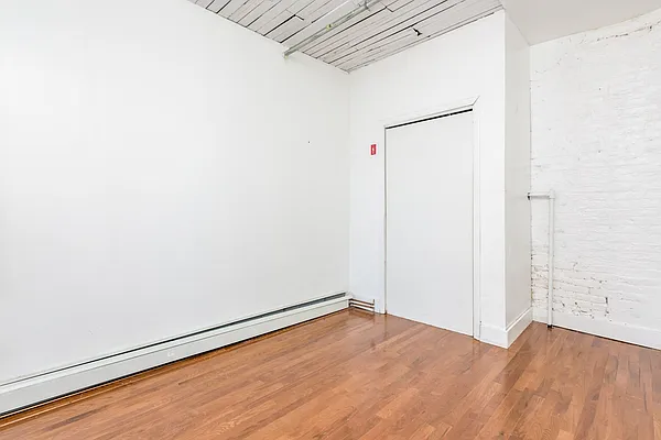 Rented by Nooklyn NYC LLC | media 34